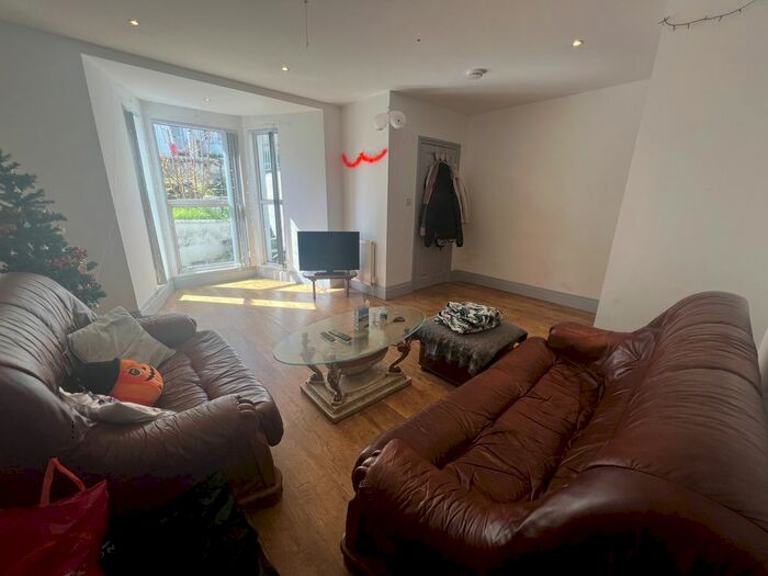 1 Bedroom Flat To Rent In Basement Flat, Percy Terrace, Plymouth, PL4