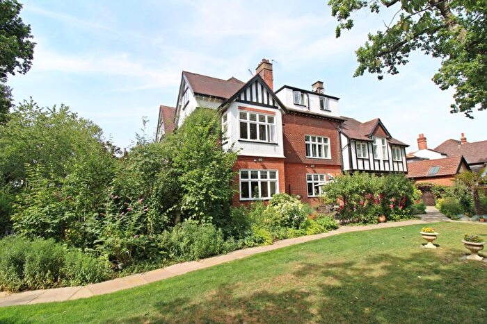 3 Bedroom Flat For Sale In Barnfield Wood Road, Park Langley, Beckenham, BR3