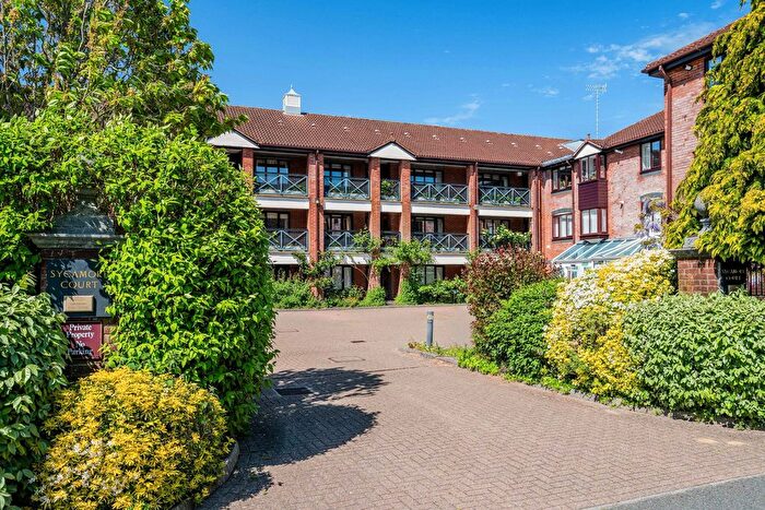 2 Bedroom Flat For Sale In Hoskins Road, Oxted, RH8