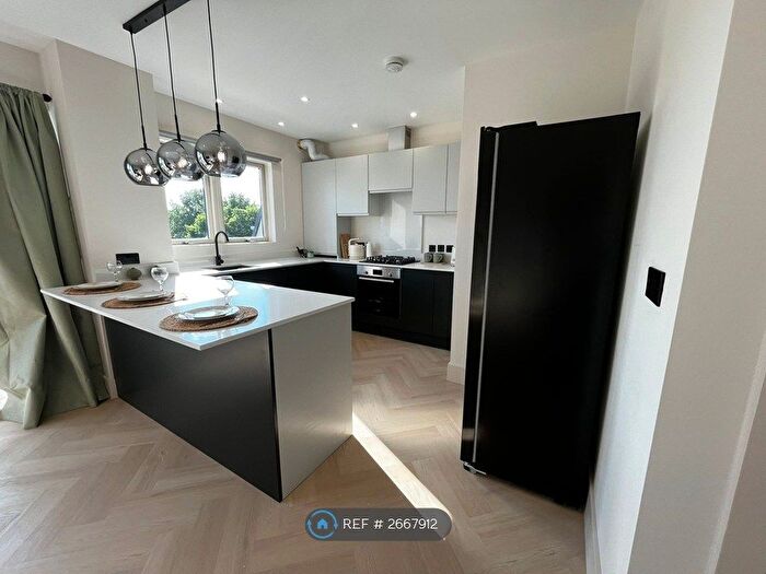 3 Bedroom Flat To Rent In Kilburn High Road, London, NW6