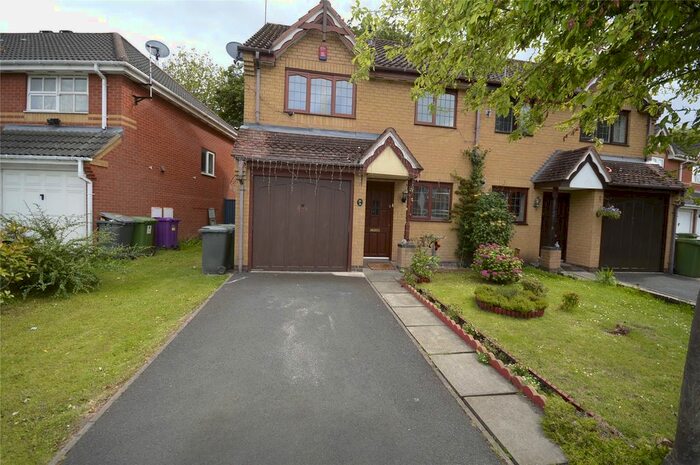 3 Bedroom Semi-Detached House To Rent In Viaduct Drive, Wolverhampton, West Midlands, WV6