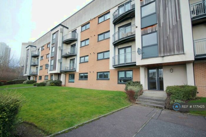 2 Bedroom Penthouse To Rent In Newburgh Street, Glasgow, G43