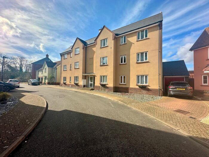 2 Bedroom Flat To Rent In Peter Taylor Avenue, Braintree, CM7