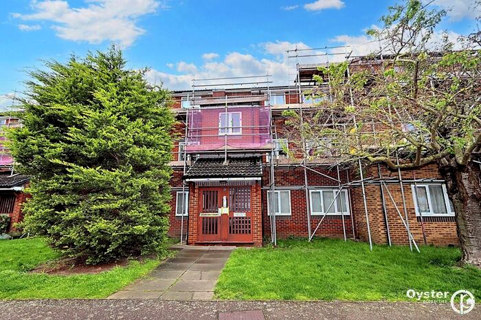 2 Bedroom Flat To Rent In Eleanor Way, Redwell Court Eleanor Way, EN8