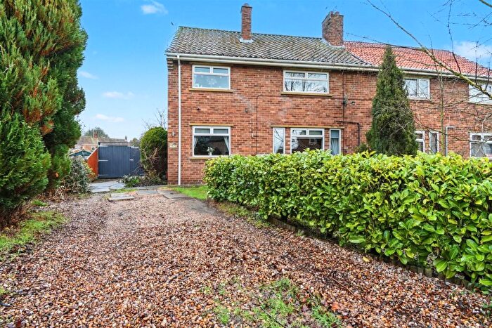 3 Bedroom Semi Detached House For Sale In Dunstan Hill, Kirton Lindsey, Gainsborough, DN21