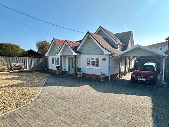 4 Bedroom Detached House For Sale In Gillingham Road, Milford On Sea, Lymington, Hampshire, SO41