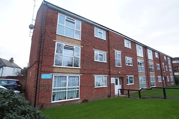 2 Bedroom Flat To Rent In Etfield Grove, Sidcup, DA14