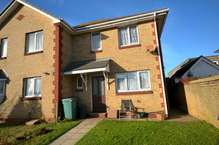 3 Bedroom Semi-Detached House To Rent In Broadway, Sandown, PO36