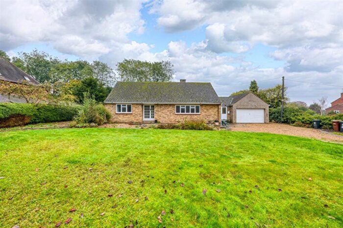 2 Bedroom Detached Bungalow For Sale In Old Farm Lane, Islip, NN14