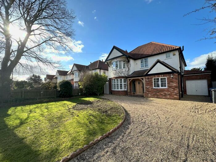 4 Bedroom Detached House To Rent In Warren Heath Road, Ipswich, Suffolk, IP3
