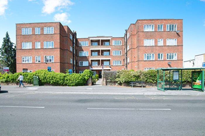 2 Bedroom Flat For Sale In Wimborne Road, Bournemouth, BH9