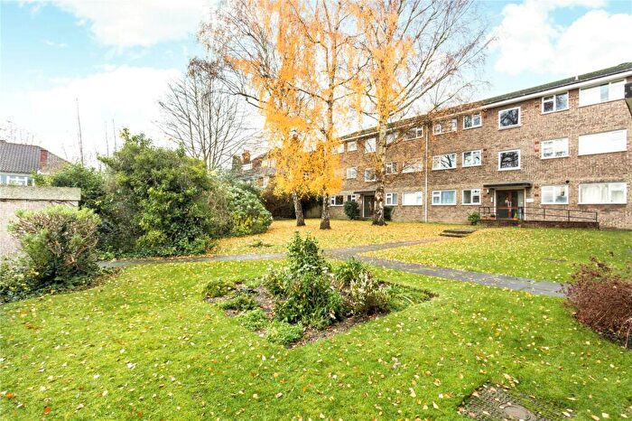 2 Bedroom Flat To Rent In Terrapins, Lovelace Road, Surbiton, Surrey, KT6