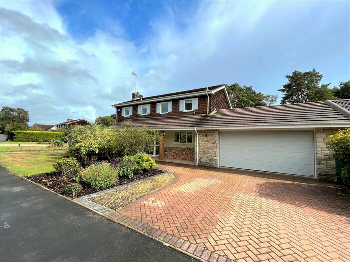 4 Bedroom Detached House For Sale In Grosvenor Close, Ashley Heath, Ringwood, BH24