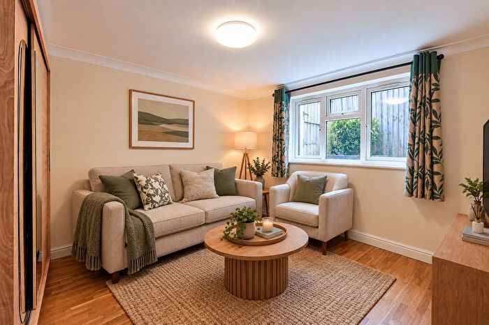 1 Bedroom Flat To Rent In Banks Way, Guildford, GU4
