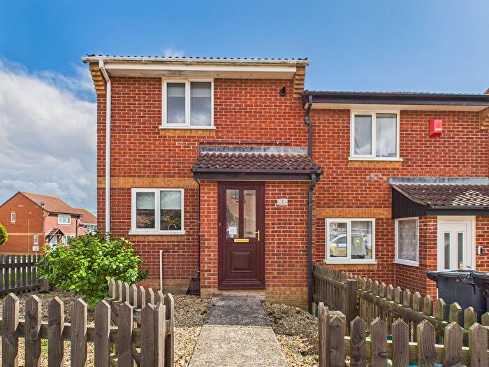 2 Bedroom Semi-Detached House For Sale In Biddiscombe Close, Bridgwater, TA6