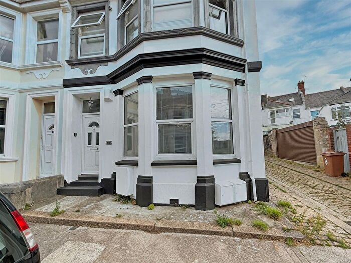 2 Bedroom Flat For Sale In Whittington Street, Pennycomequick, Plymouth, PL3