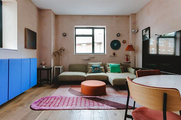 1 Bedroom Flat For Sale In Chester Studios, Hackney, London, E8