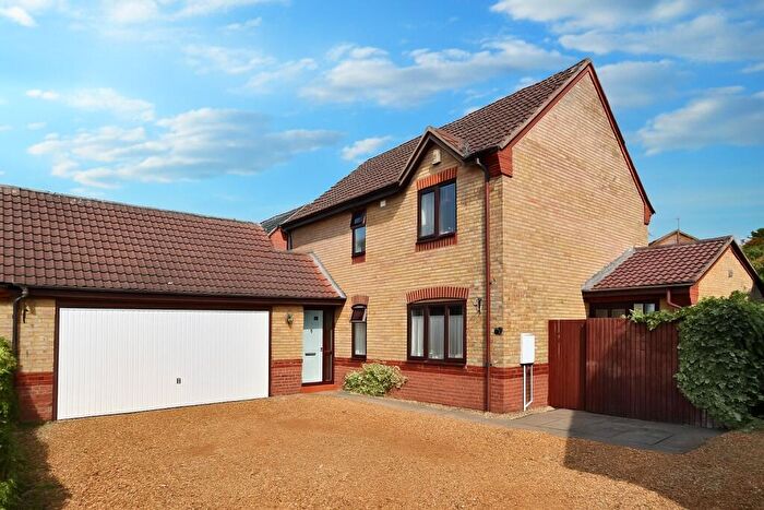 4 Bedroom Detached House For Sale In Primrose Way, Stamford, PE9