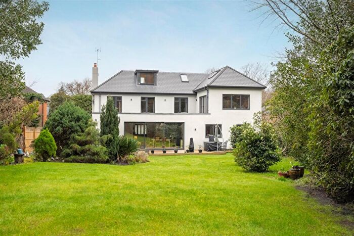 5 Bedroom Detached House For Sale In Woodend Drive, Sunninghill, SL5