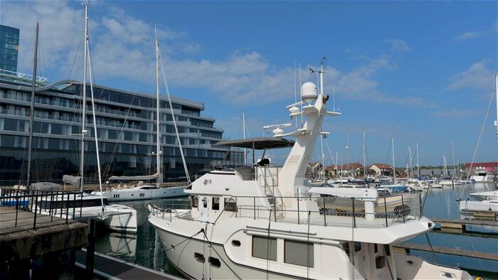 2 Bedroom Flat To Rent In Maritime Walk, Ocean Village, Southampton, SO14