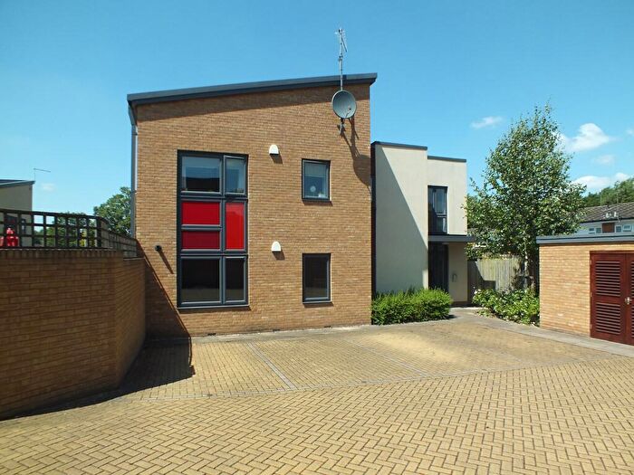 2 Bedroom Flat To Rent In Masons Close, Olton, Solihull, B92