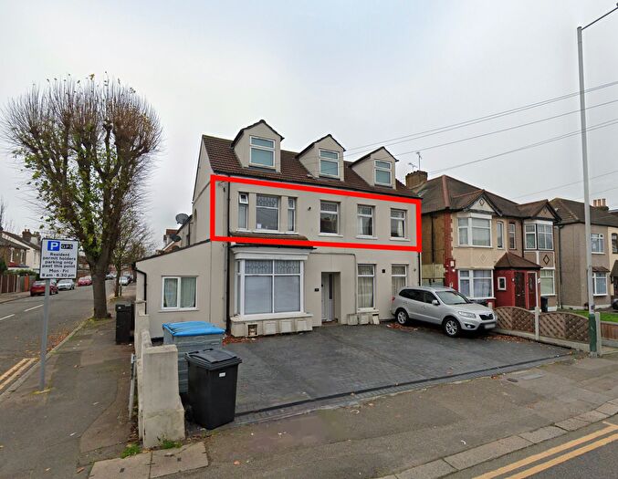 2 Bedroom Flat To Rent In Heath Park Road, Romford, RM2