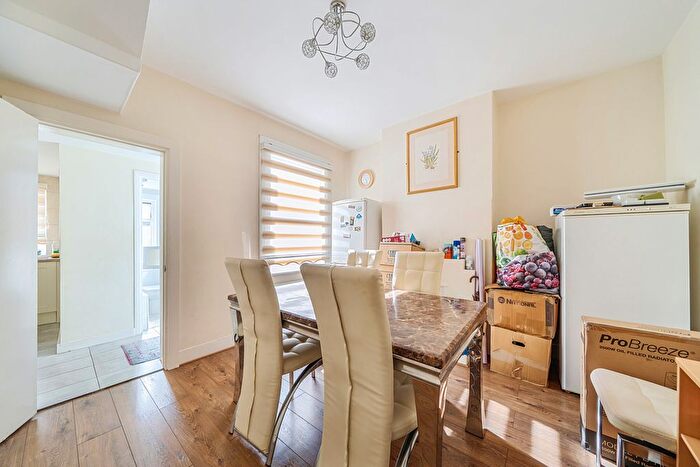 3 Bedroom Terraced House For Sale In Castlands Road, London, SE6