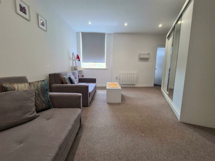 Flat To Rent In Pavilion Chambers, South Street, St. Neots, PE19