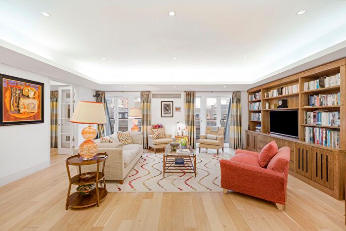 3 Bedroom Flat For Sale In Welbeck Street, London, W1G