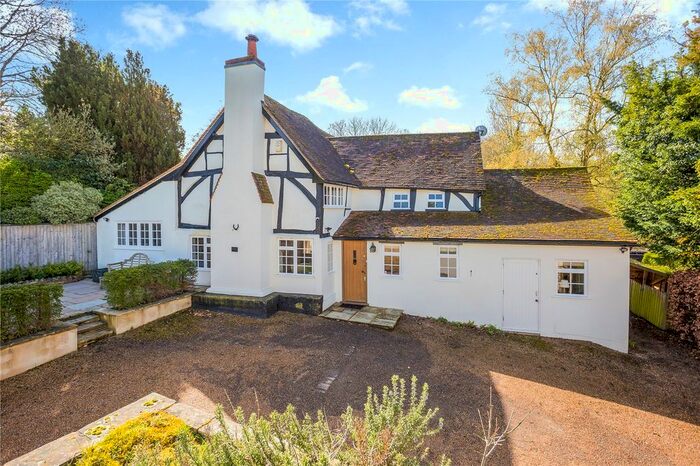 4 Bedroom Detached House For Sale In Crazies Hill, Reading, Berkshire, RG10