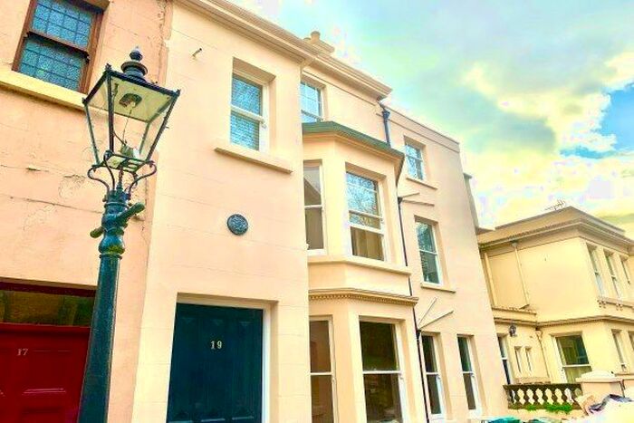 2 Bedroom Flat To Rent In Park Valley, Nottingham, NG7