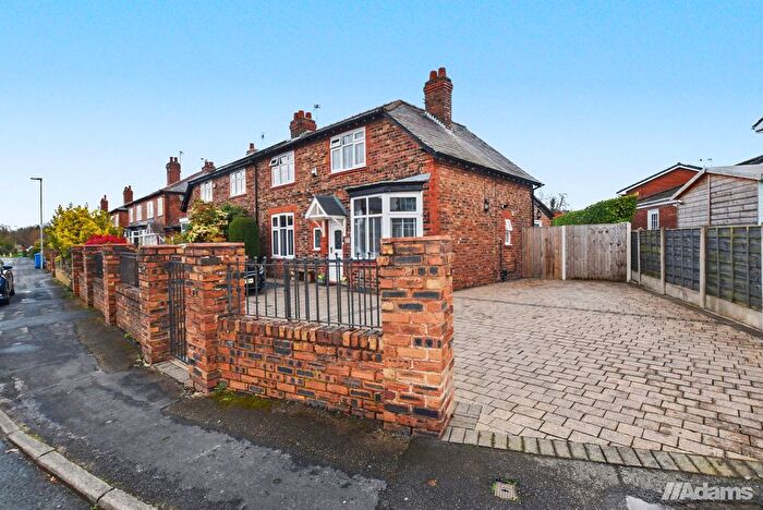 3 Bedroom Semi-Detached House For Sale In Ackers Lane, Stockton Heath, Warrington, WA4