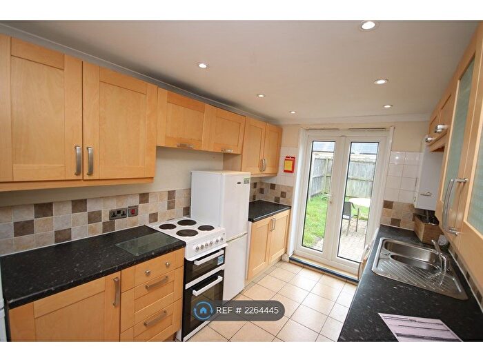 6 Bedroom Semi-Detached House To Rent In Wycliffe Road, Bournemouth, BH9