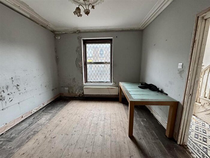 4 Bedroom Detached House For Sale In Banwen Place, Lower Brynamman, Ammanford, SA18