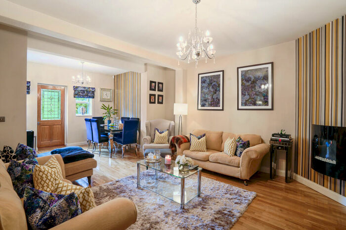 4 Bedroom House To Rent In Kent House Road, Beckenham, BR3