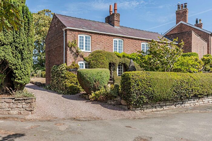 2 Bedroom Cottage For Sale In Kelsall Road, Tarvin, CH3