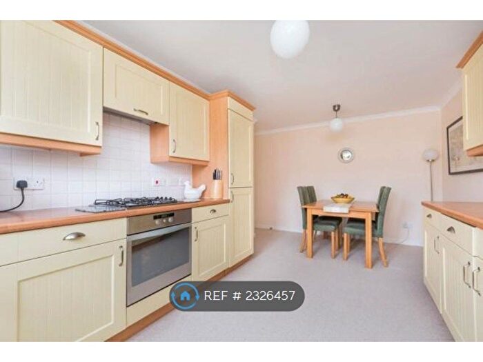 3 Bedroom Flat To Rent In West Savile Gardens, Edinburgh, EH9