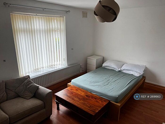 3 Bedroom Semi Detached House To Rent In Laurel Drive, Consett, DH8