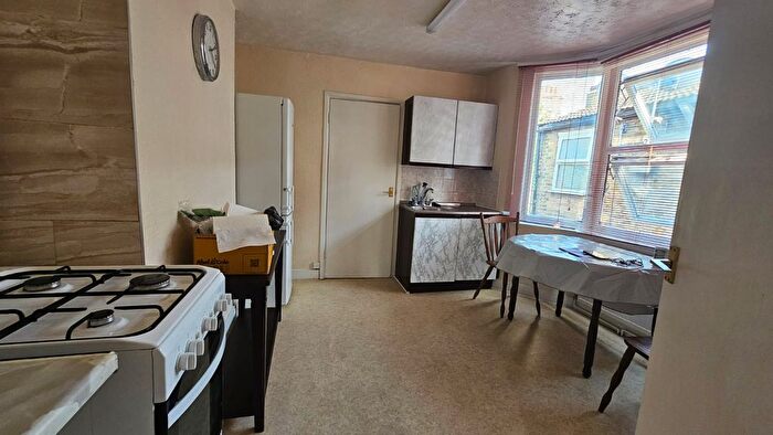 1 Bedroom Flat To Rent In Kepple Road, London, E6