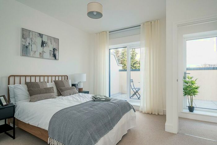 3 Bedroom Apartment To Rent In Hooper Street, Birmingham, B18