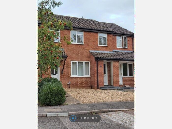 2 Bedroom Terraced House To Rent In Venus Close, Wokingham, RG41