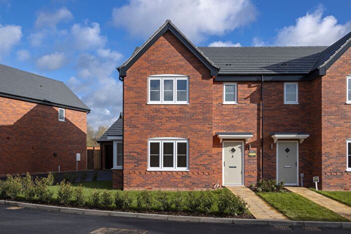 4 Bedroom Semi Detached House For Sale In Lindley Walk, CV13