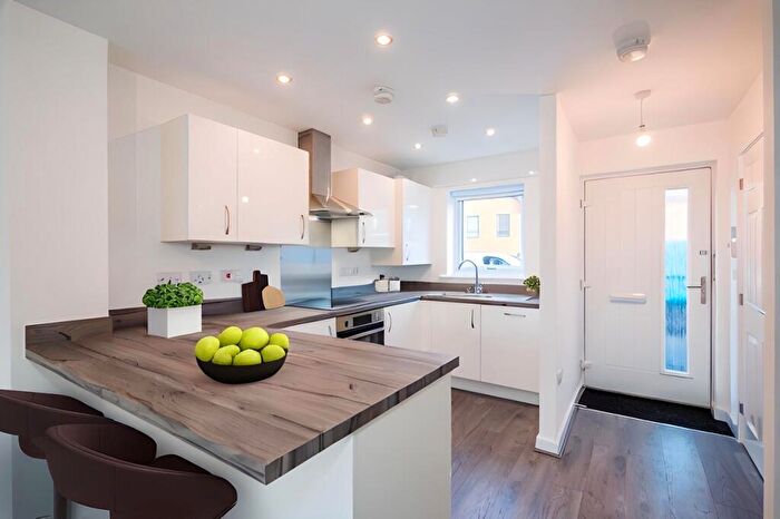 2 Bedroom House To Rent In Sampson Close, Salford., M6