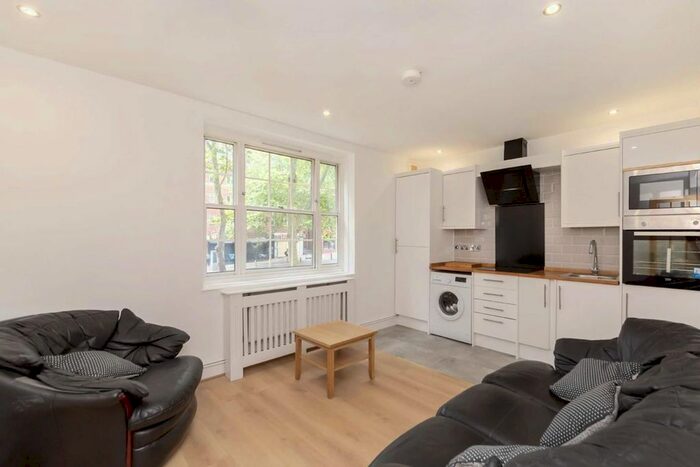 2 Bedroom Flat To Rent In William Bonney Estate, London, SW4