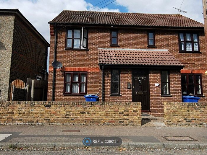 1 Bedroom Flat To Rent In Grove Road, Grays, RM17