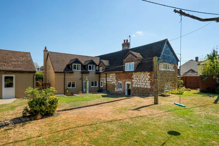 5 Bedroom Cottage To Rent In Ogbourne St. George, Marlborough, SN8