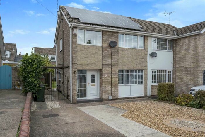 3 Bedroom Semi-Detached House To Rent In Cambourne Close, Adwick-le-Street, Doncaster, DN6