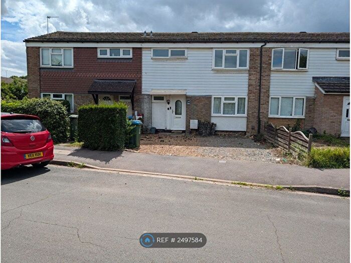 3 Bedroom Terraced House To Rent In Barnard Crescent, Aylesbury, HP21