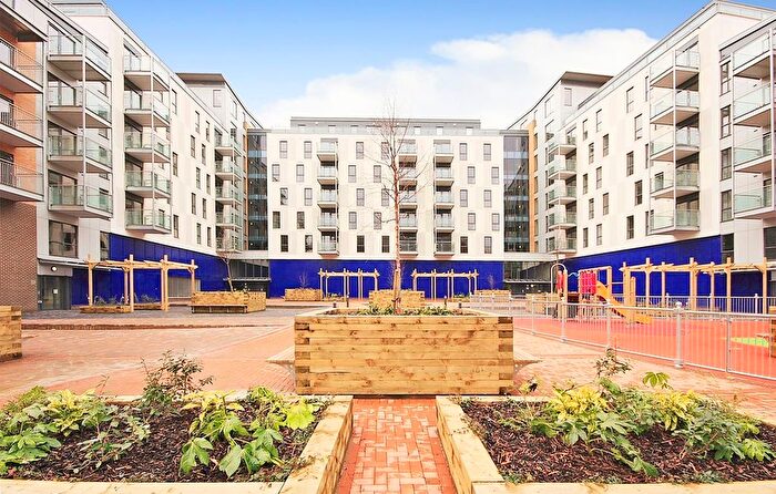 2 Bedroom Flat To Rent In Mercury House, Canning Town, London, E16