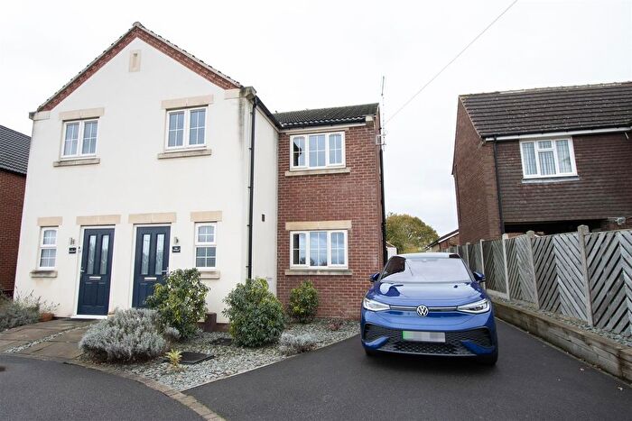 3 Bedroom Semi-detached House For Sale In Chesterfield Road, Duckmanton, Chesterfield, S44